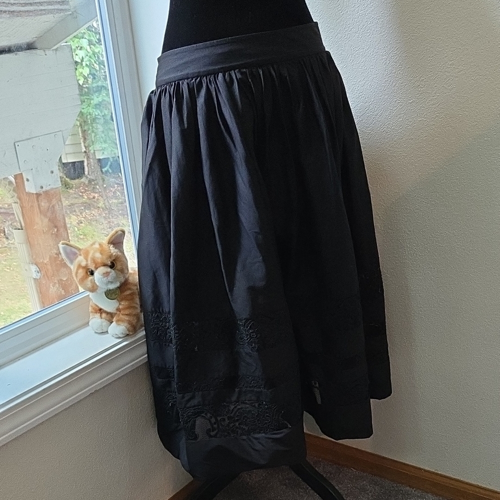 Alice + Olivia Black Midi Skirt
